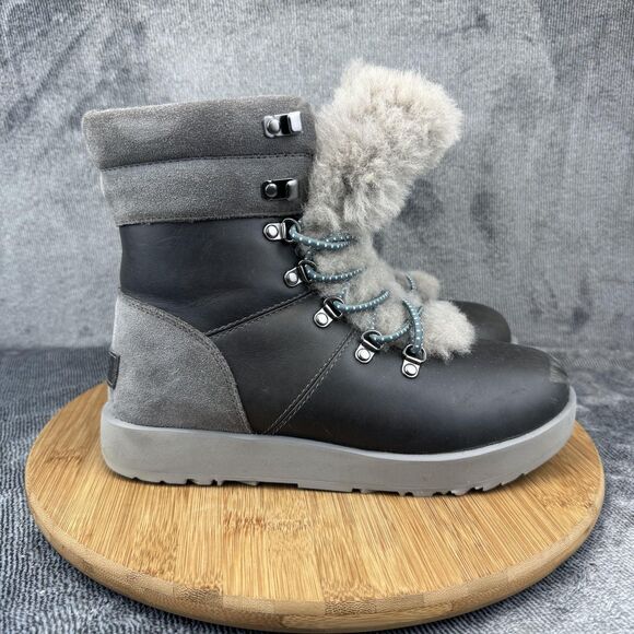 UGG Boots Womens Size 8 Gray Black Shearling Lined Lace Up Vibram Arctic Grip - Picture 1 of 11